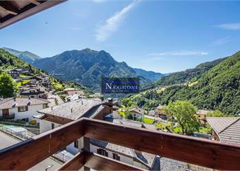 Trilocale con balcone panoramico a Valgoglio