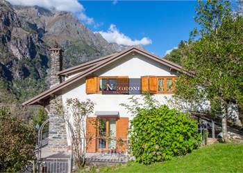 Villa for Sale in Valbondione