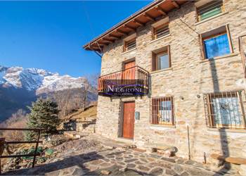  Mountain cabin with splendid view in Gandellino